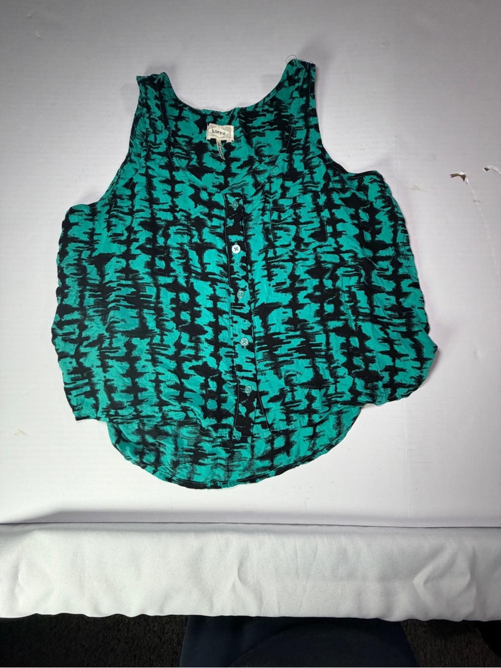 Kirra Teal and Black Abstract Button-Front Tank Top see description